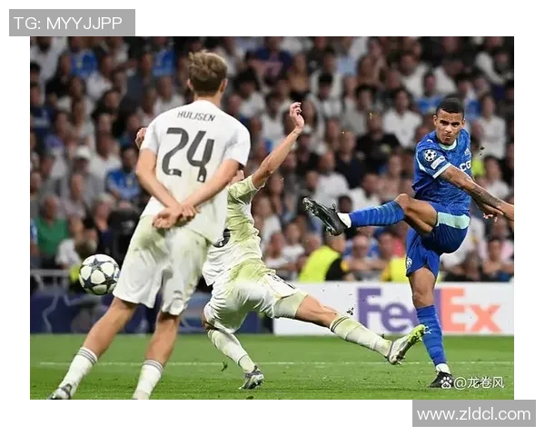 英超激战：马竞逆转巴黎圣日耳曼帽子戏法引发争议判罚热议